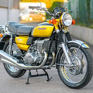 WIN THIS 1972 Suzuki GT550J + £500 In Cash!