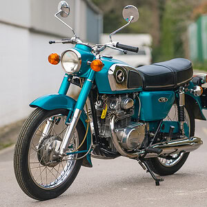 WIN THIS 1976 Honda CD175 + £250 In Cash! (LOW ODDS 1/600)