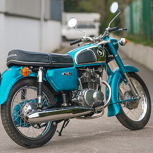 WIN THIS 1976 Honda CD175 + £250 In Cash! (LOW ODDS 1/600)