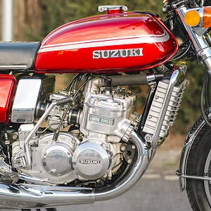 WIN THIS 1975 Suzuki GT750 Le Mans + £500 In Cash!