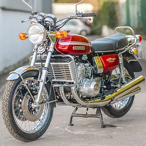 WIN THIS 1975 Suzuki GT750 Le Mans + £500 In Cash!