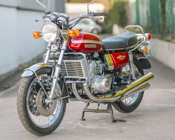 WIN THIS 1975 Suzuki GT750 Le Mans + £500 In Cash! - Image 2