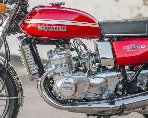 WIN THIS 1975 Suzuki GT750 Le Mans + £500 In Cash! - Image 7