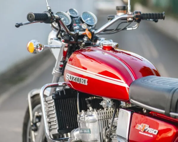 WIN THIS 1975 Suzuki GT750 Le Mans + £500 In Cash! - Image 10