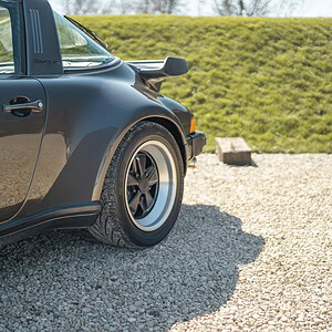 WIN THIS 1979 Porsche 911 SC Targa – Wide Body + £5000 In Cash!
