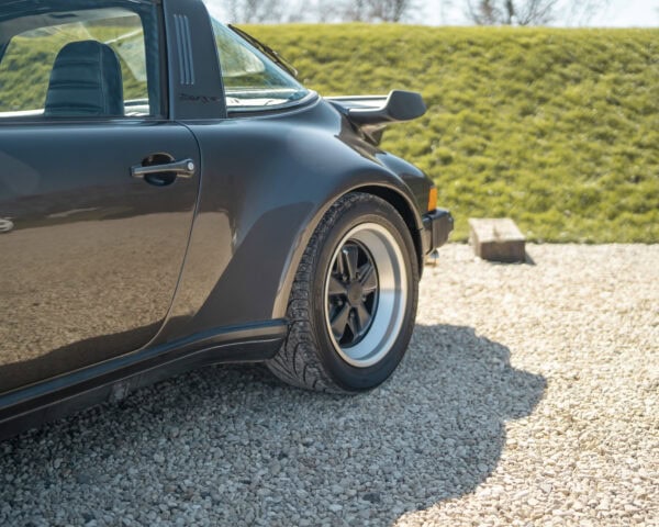 WIN THIS 1979 Porsche 911 SC Targa – Wide Body + £5000 In Cash! - Image 14