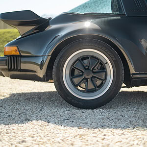 WIN THIS 1979 Porsche 911 SC Targa – Wide Body + £5000 In Cash!