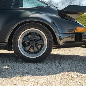 WIN THIS 1979 Porsche 911 SC Targa – Wide Body + £5000 In Cash!