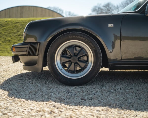 WIN THIS 1979 Porsche 911 SC Targa – Wide Body + £5000 In Cash! - Image 9