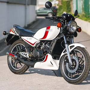 WIN THIS 1981 Yamaha RD350LC 4L1 + £500 In Cash!
