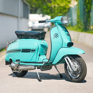 WIN THIS 1969 Innocenti Lambretta GP125 (Show-Standard) + £500 In Cash!