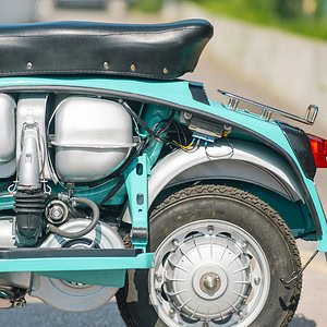 WIN THIS 1969 Innocenti Lambretta GP125 (Show-Standard) + £500 In Cash!