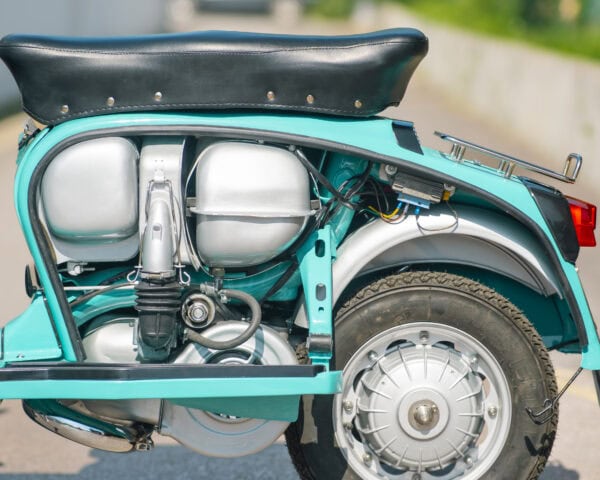 WIN THIS 1969 Innocenti Lambretta GP125 (Show-Standard) + £500 In Cash! - Image 9