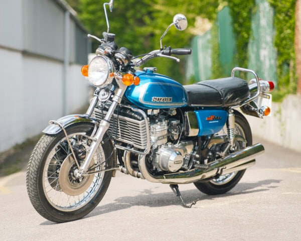 WIN THIS 1974 Suzuki GT750 L + £500 In Cash! (LOW ODDS 1/1750) - Image 2
