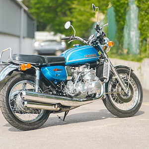WIN THIS 1974 Suzuki GT750 L + £500 In Cash! (LOW ODDS 1/1750)