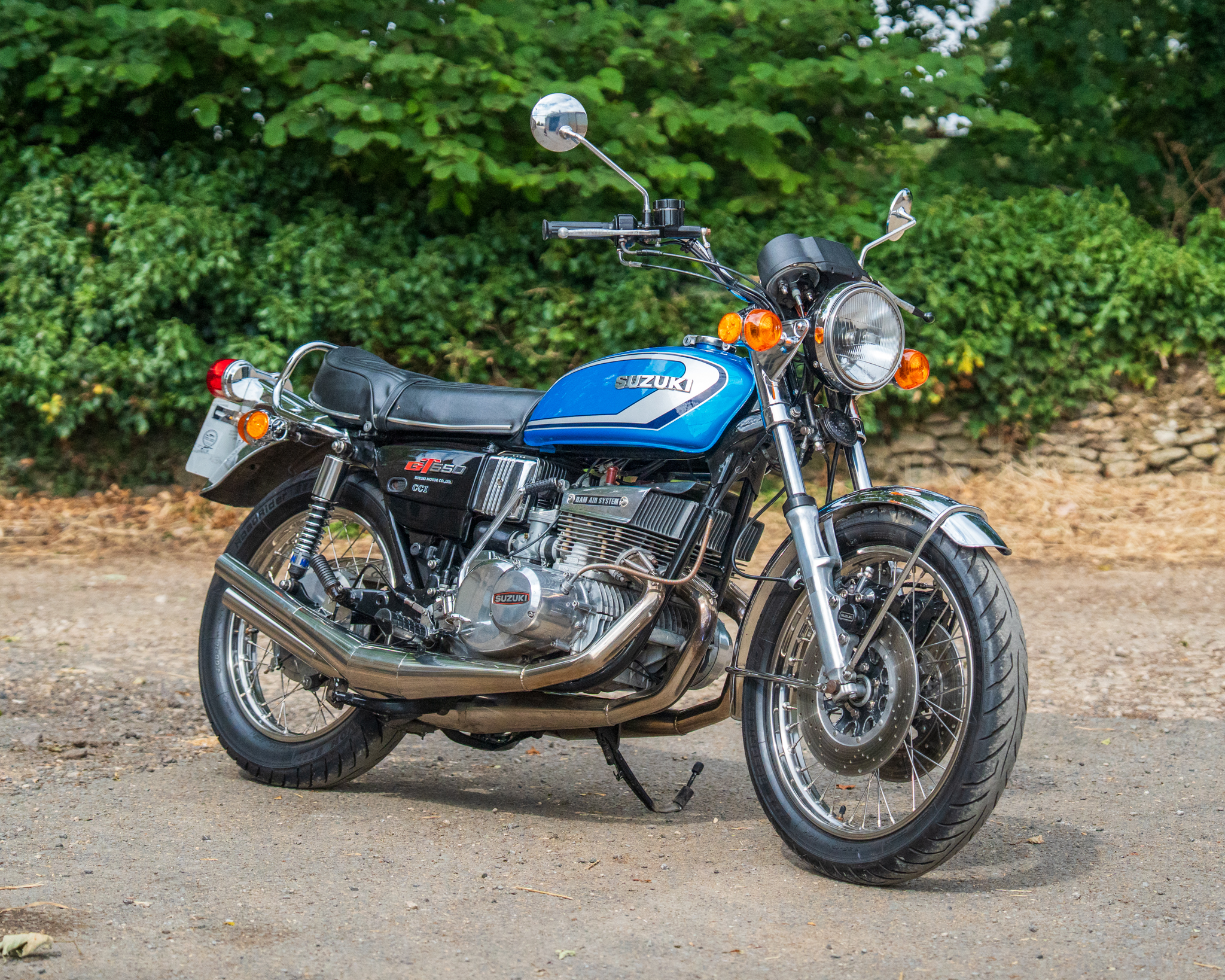 Win this 1974 Suzuki GT550 + £500