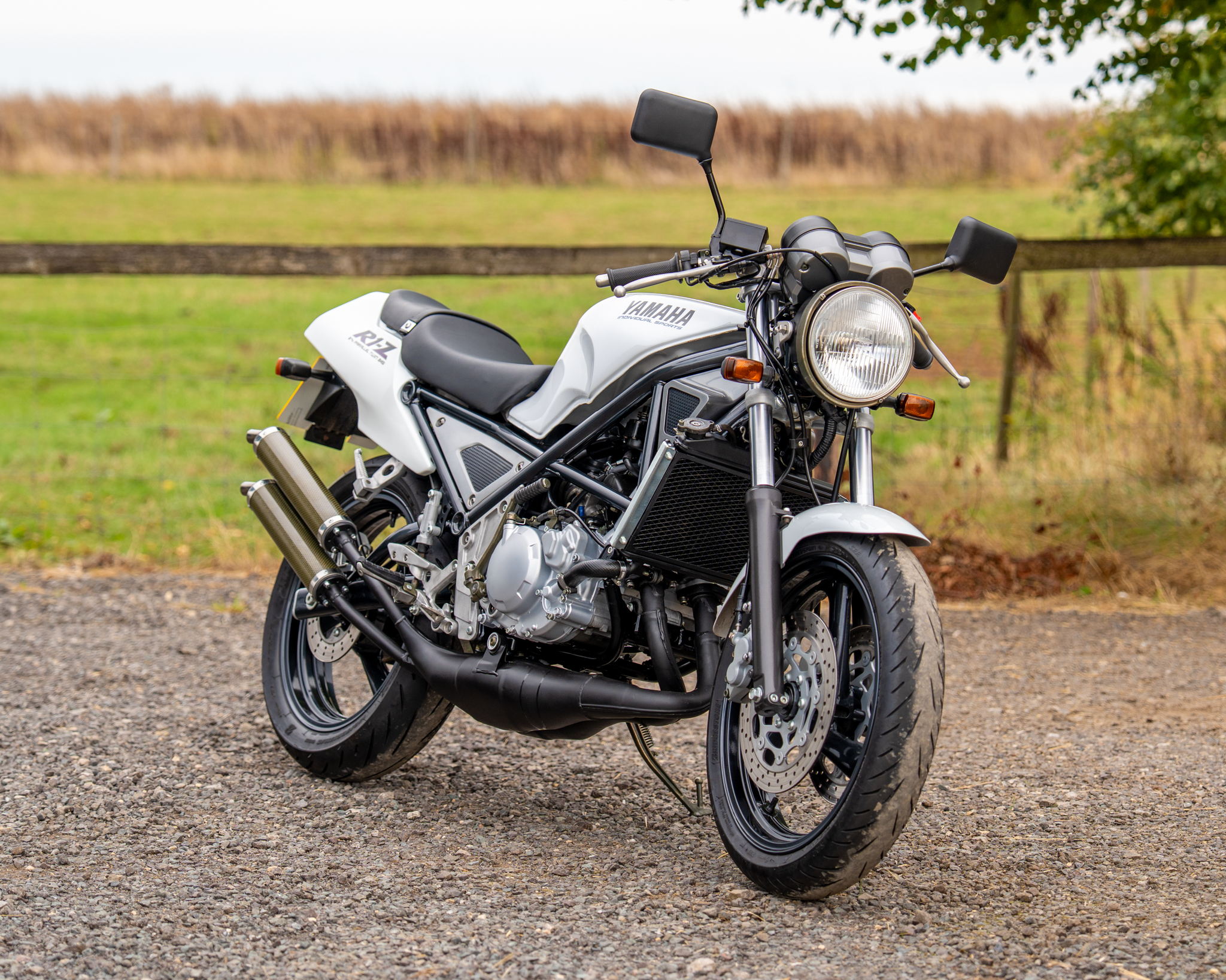 Win this 1991 Yamaha R1-Z 250 + £500 – The Classic Competition Company